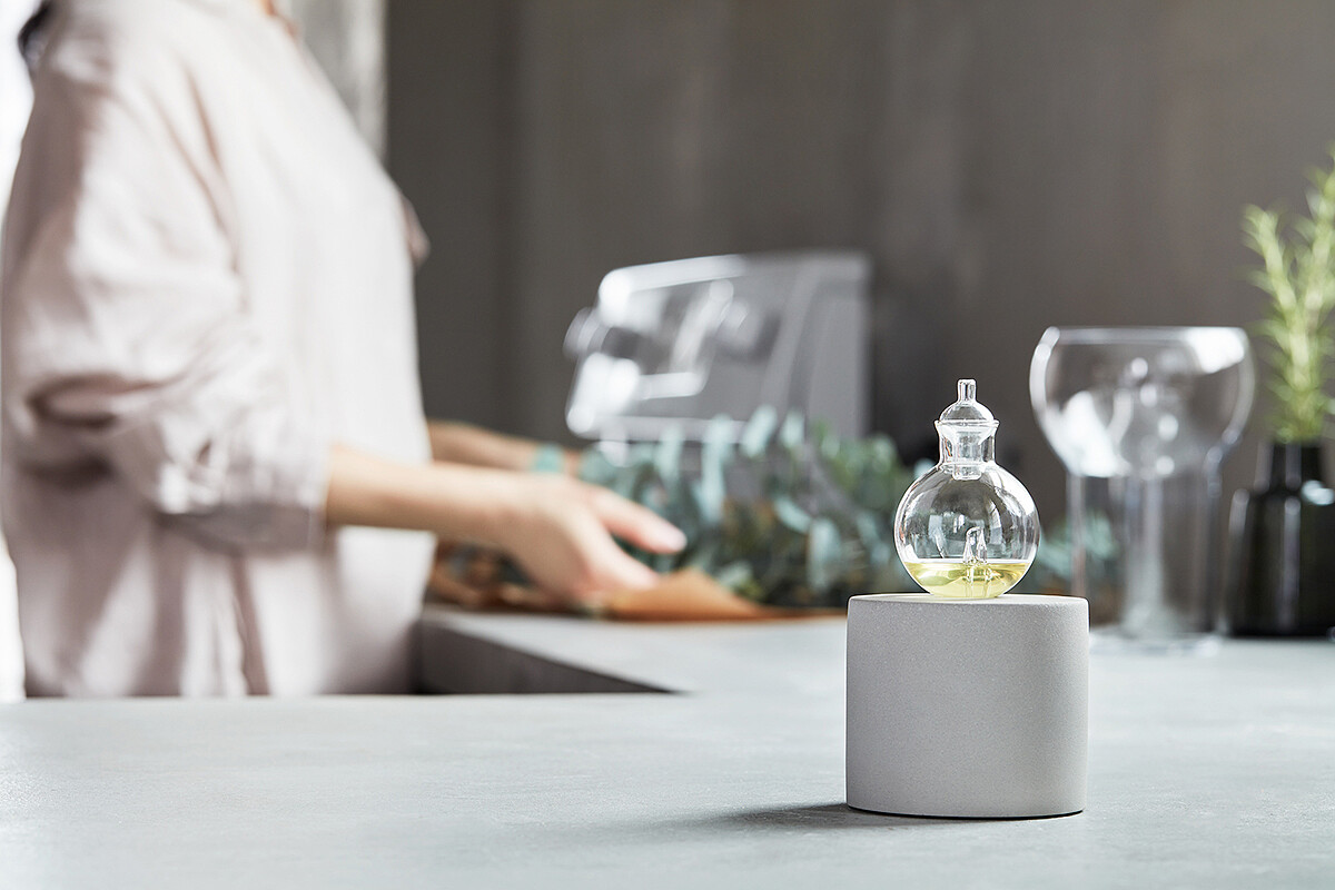 @aroma - Orb 霧化精油香氛儀,NT3,000元。