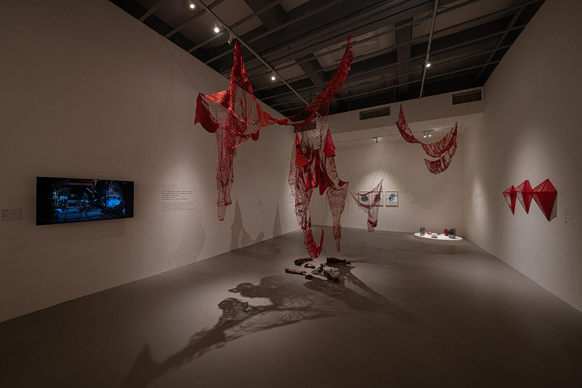 塩田千春，《外在化的身體》，2019/2021