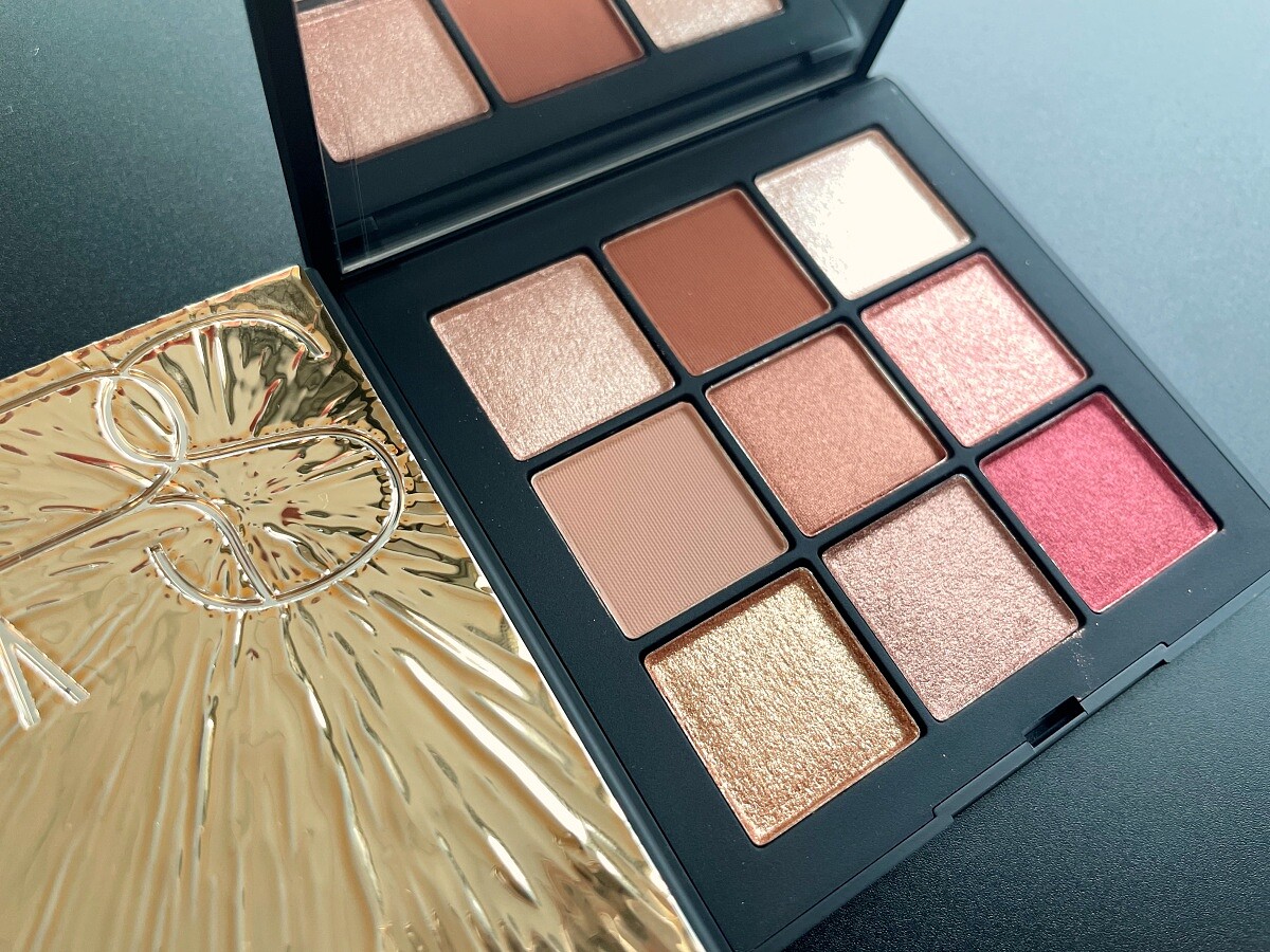 金緻誘光九色眼彩盤