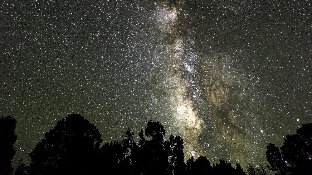 2021寶瓶座流星雨本周登場!每小時50顆閃耀夜空,最佳觀賞時間點曝光,立刻揪人看流星雨