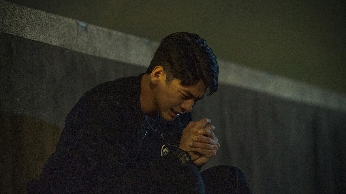 ▲林柏宏在劇中面臨壓力落淚。（圖 / 公共電視、myVideo提供）