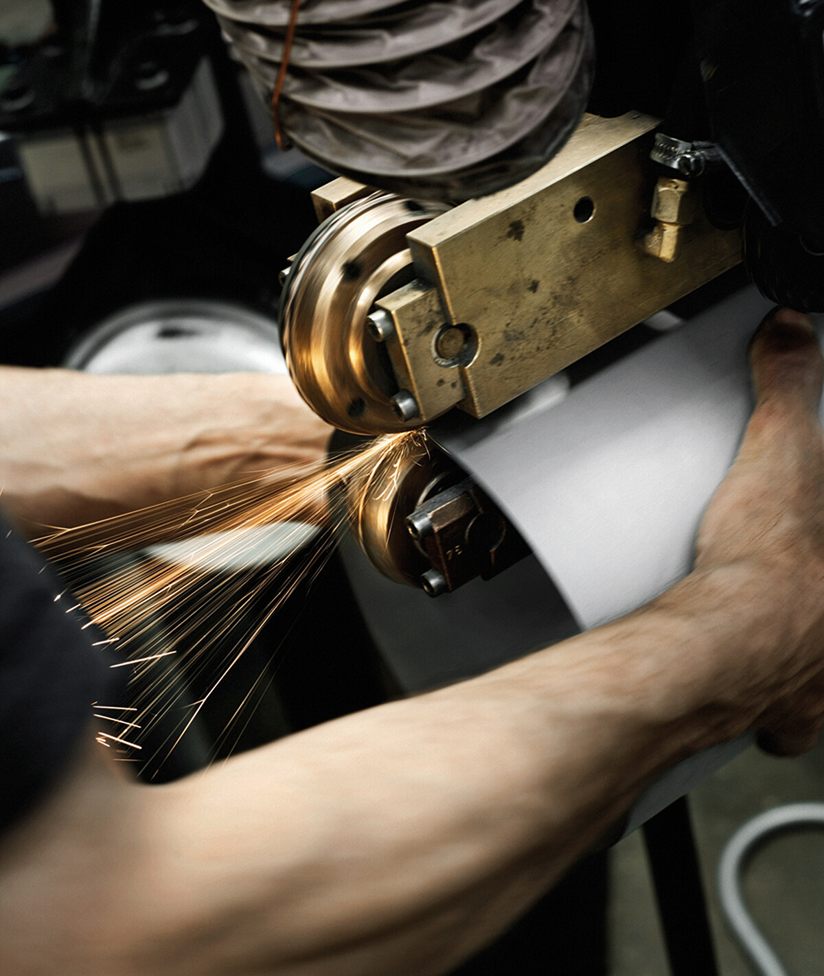 專注於鋼鐵材質。