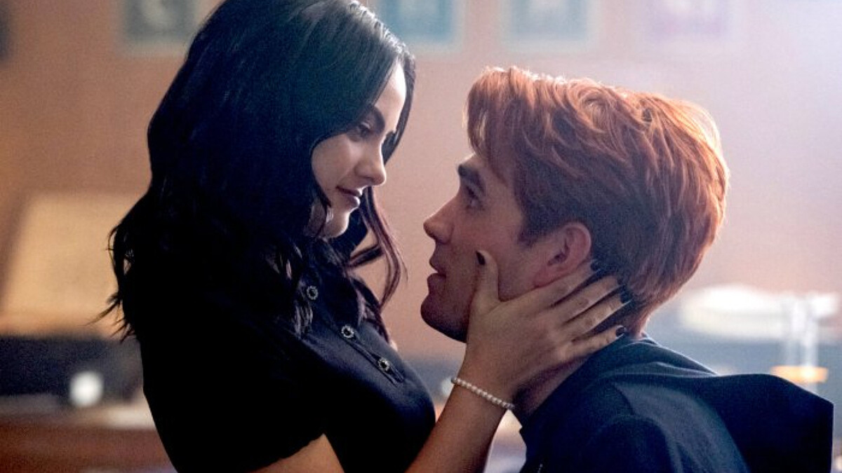 變成大人之後，做決定越來越困難，愛情始終沒變，可我們看待愛情的角度變了。