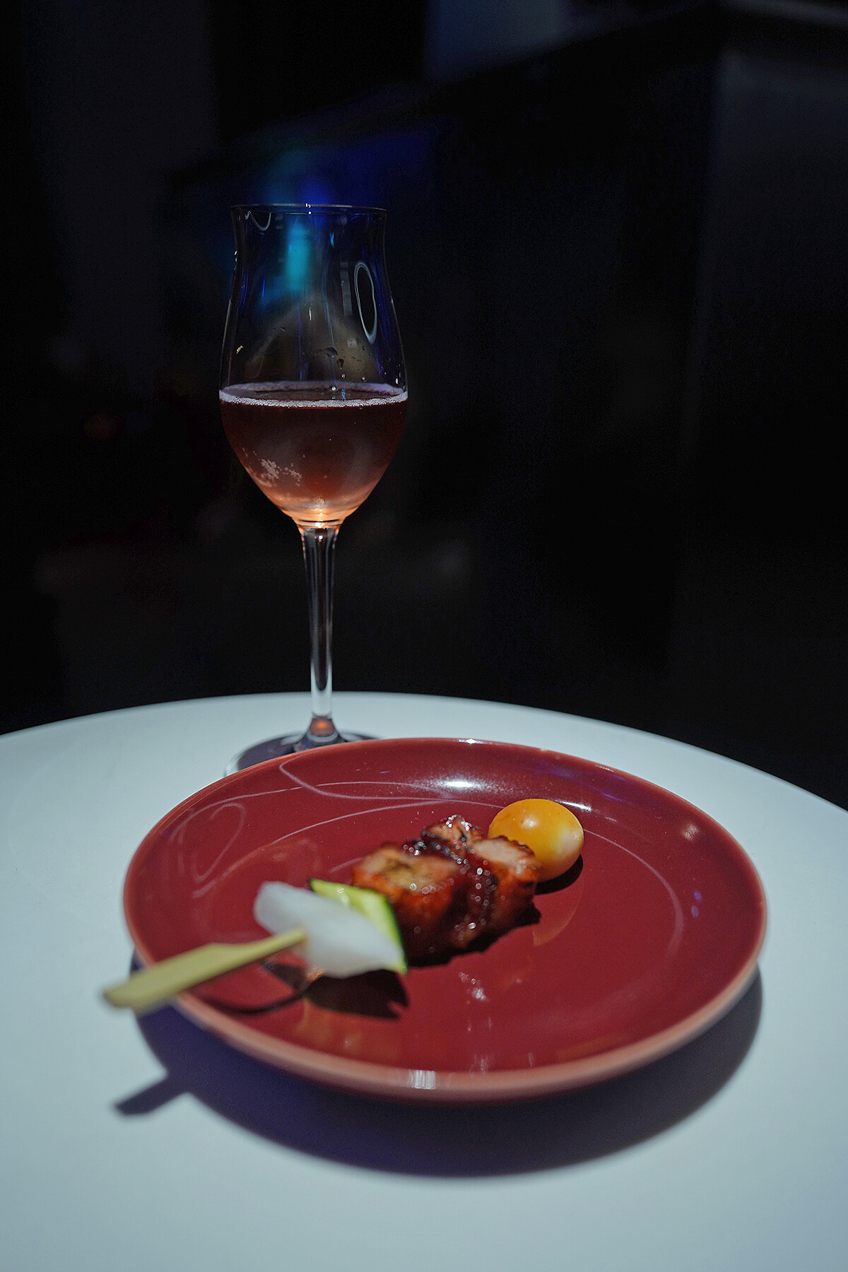 以東茶調飲的酸包覆叉燒的甜,以一道開胃又完美的開場組合。