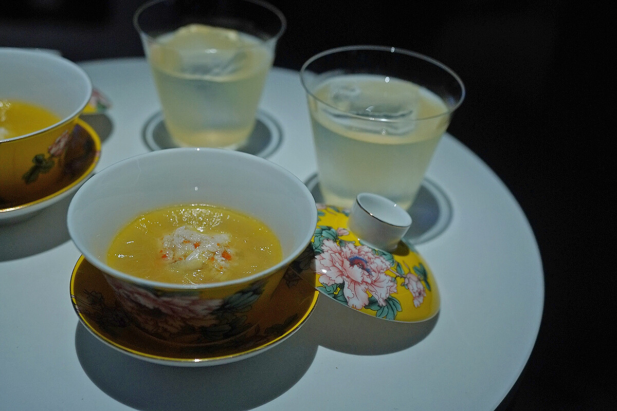 大三元招牌菜「金湯蛋白蟹」為原型的湯品。