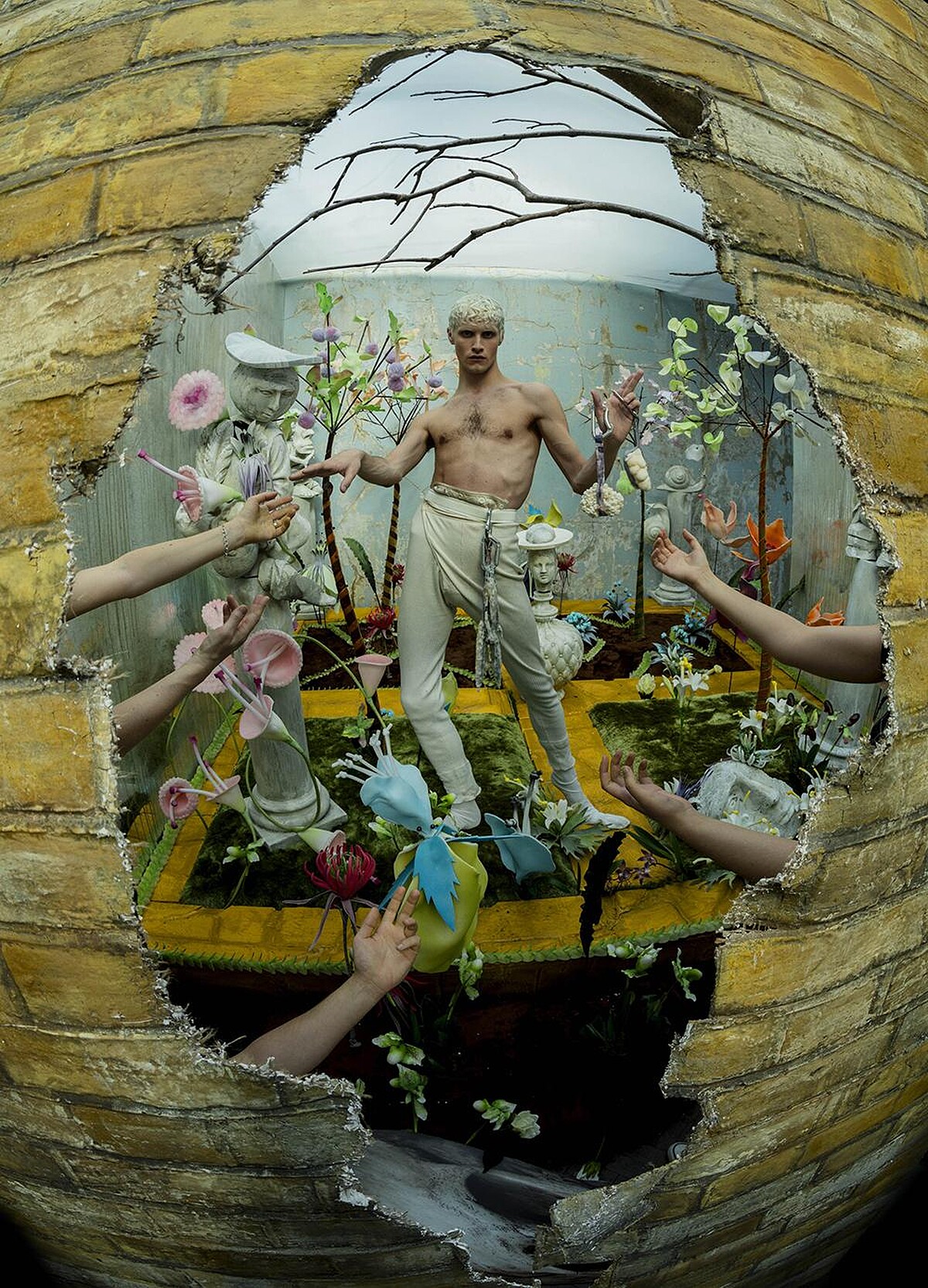 蒂姆．沃克「寶盒」系列作品；詹姆士．史賓塞；倫敦2018。 圖片來源：Tim Walker Studio