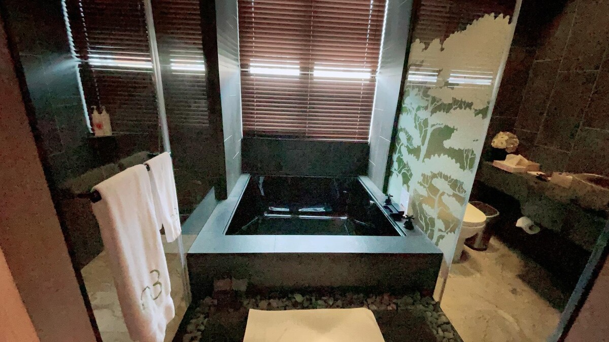 東森自然美甲山林旗艦店湯屋SPA房