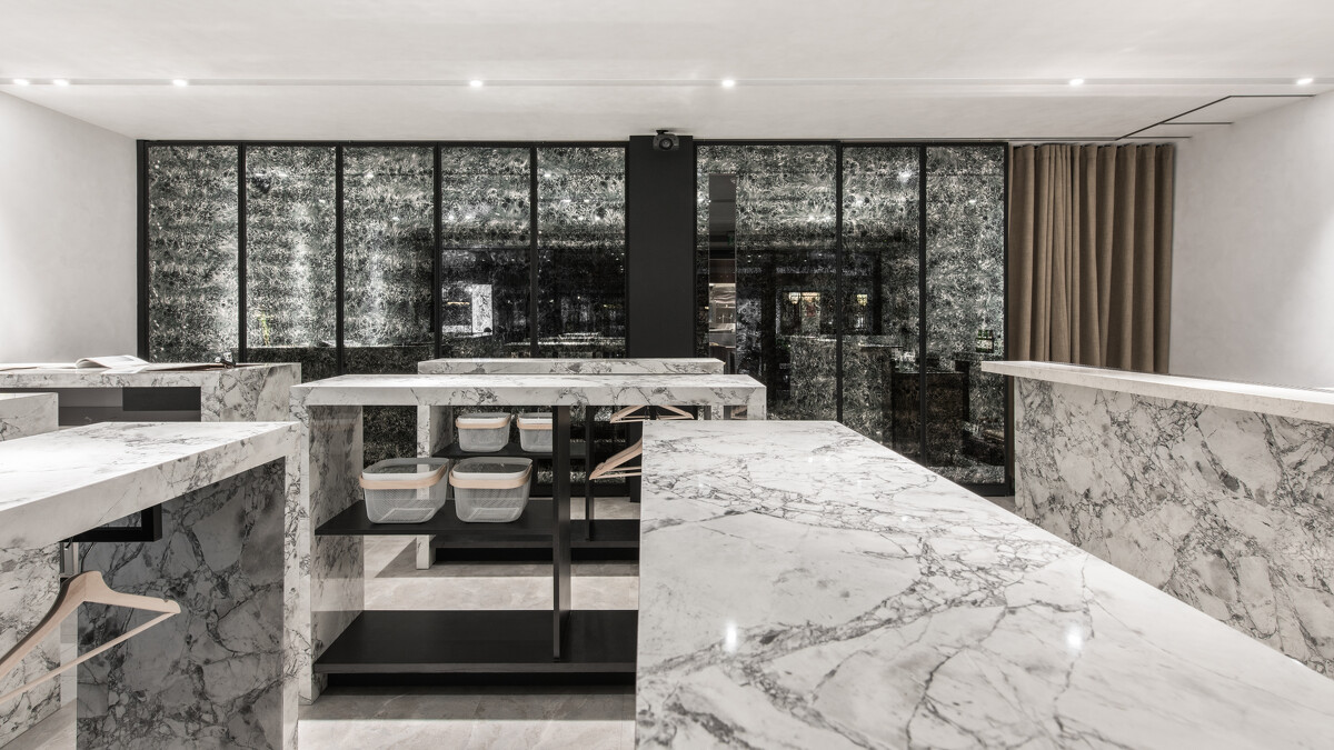 Bar Mood擁有明亮簡潔、極簡設計的飲酒空間，吧台技巧融合專注原料日式調酒深度。