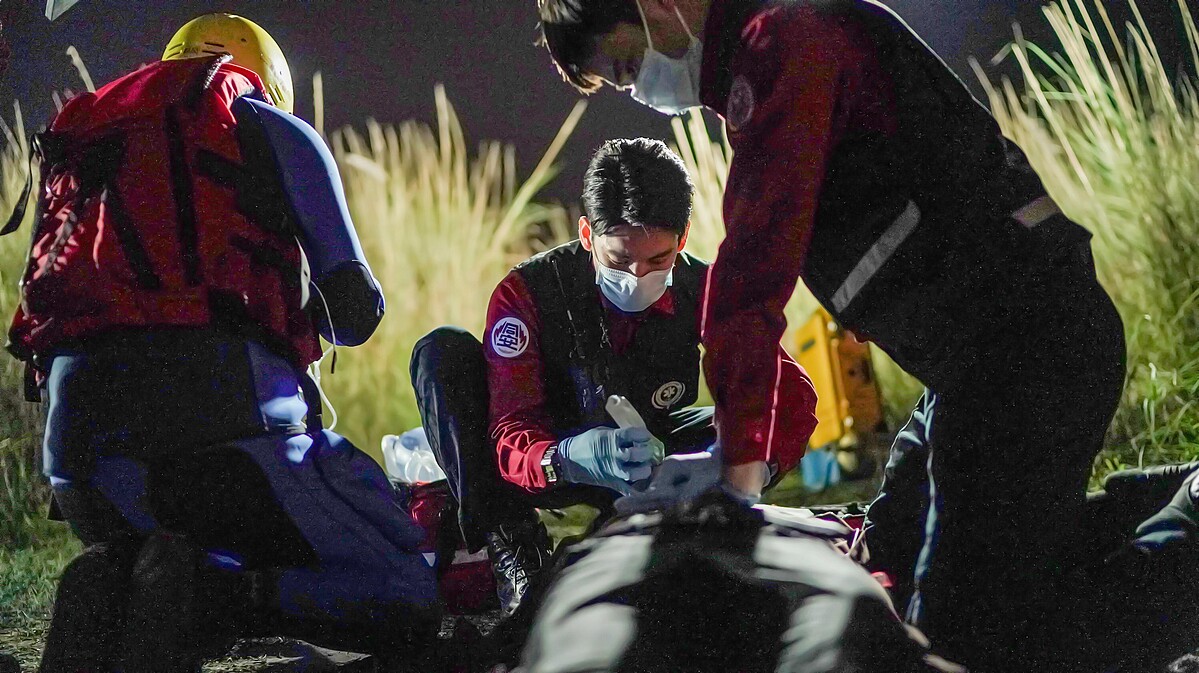 ▲林柏宏自帶藥瓶回家練習，演出時被誇讚專業。（圖 / 公共電視、myVideo提供）