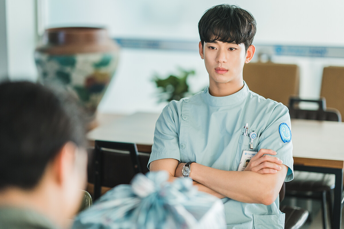 金秀賢《雖然是精神病但沒關係》表現精彩