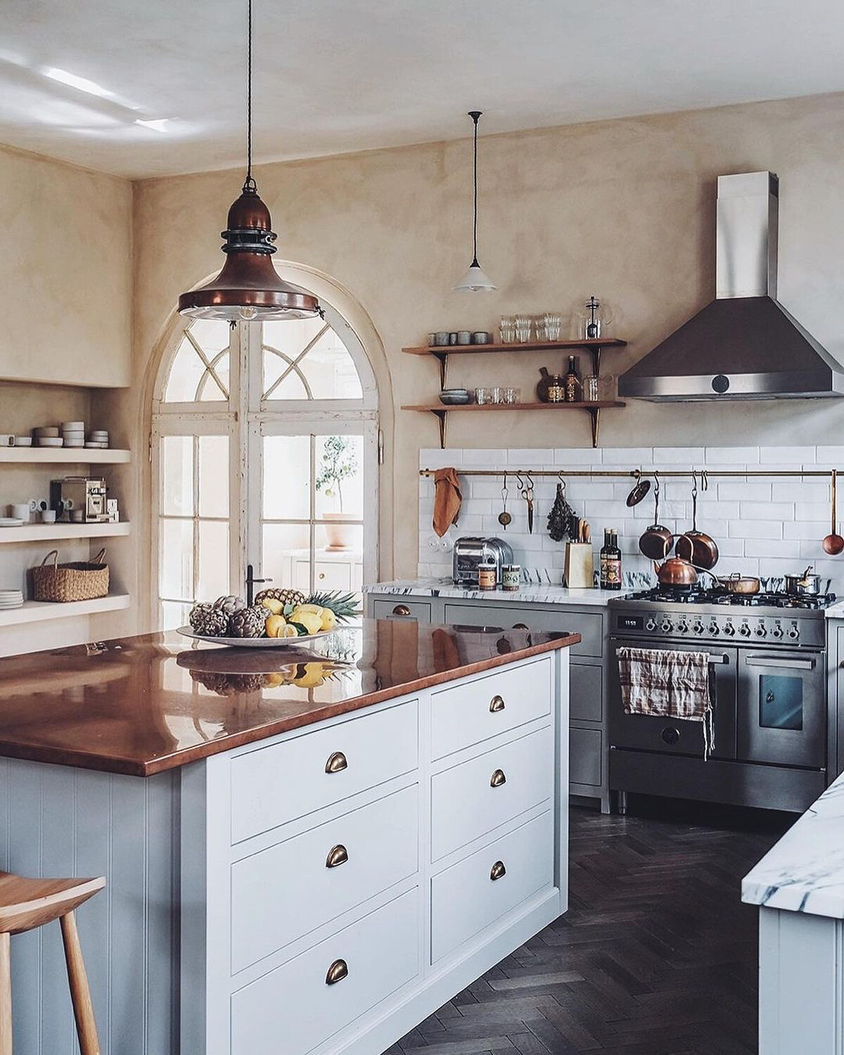 牆面為大地色系（Photo by @_foodstories_）。