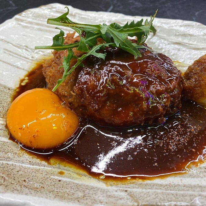 臭豆腐牛漢堡。