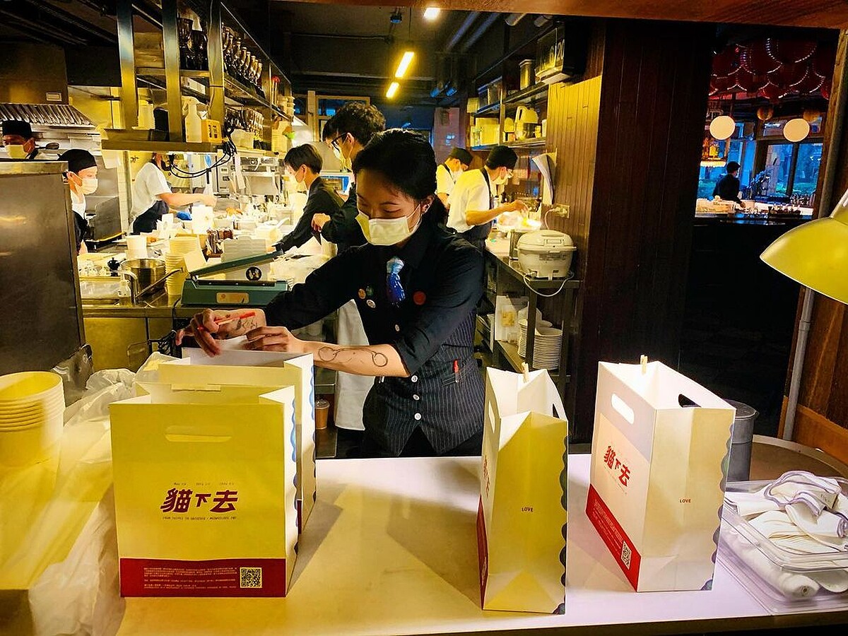 即日起提供外帶餐點享有85折優惠。