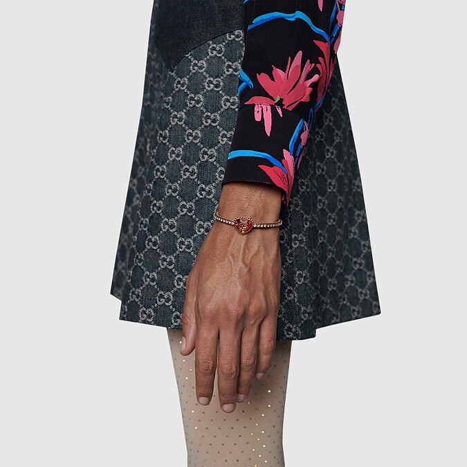 Interlocking G水晶心型手環，NT15,000