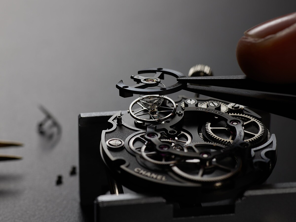 Chanel 首枚自製機芯 Caliber 1