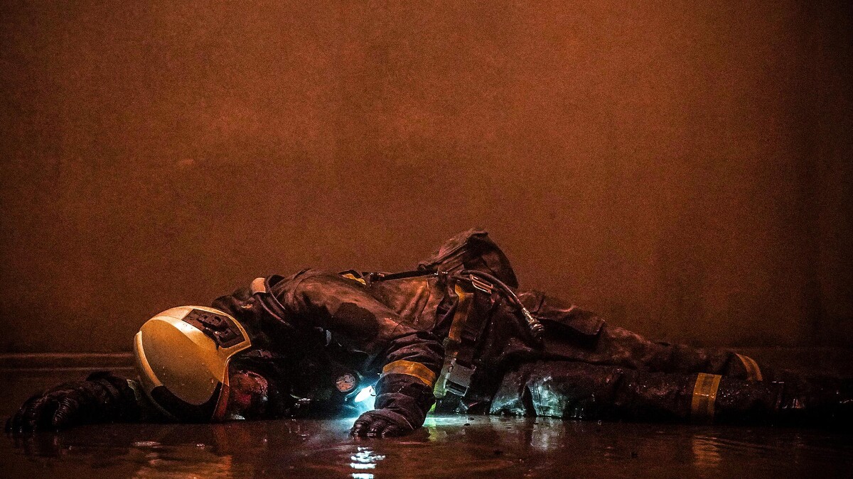 ▲▼林柏宏克服困難拍重摔戲碼。(圖 / 公共電視、myVideo提供)