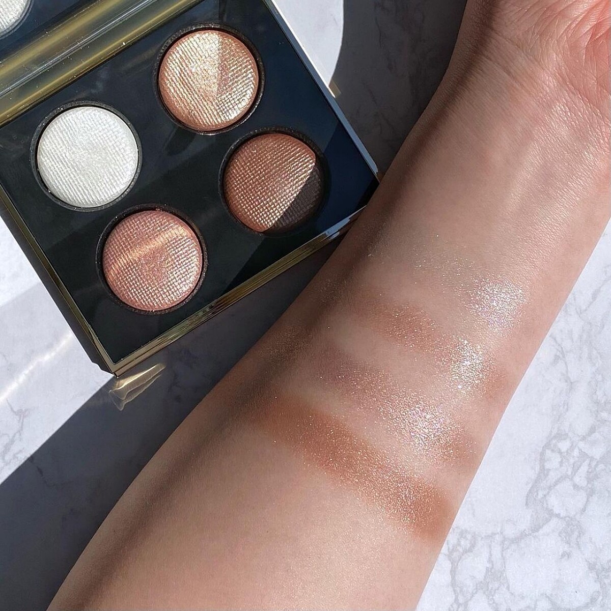 Bobbi Brown 2021限量神仙光影系列鑽石4色眼影盤刷色(IG@bbpro_jp_saki)