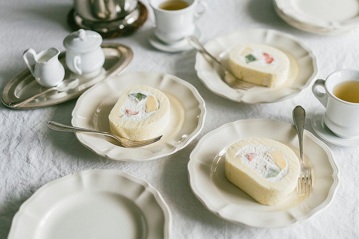 古董餐桌最受歡迎的古董花盤款式，也十分百搭好用（photo by @talkless.fooddiary）。