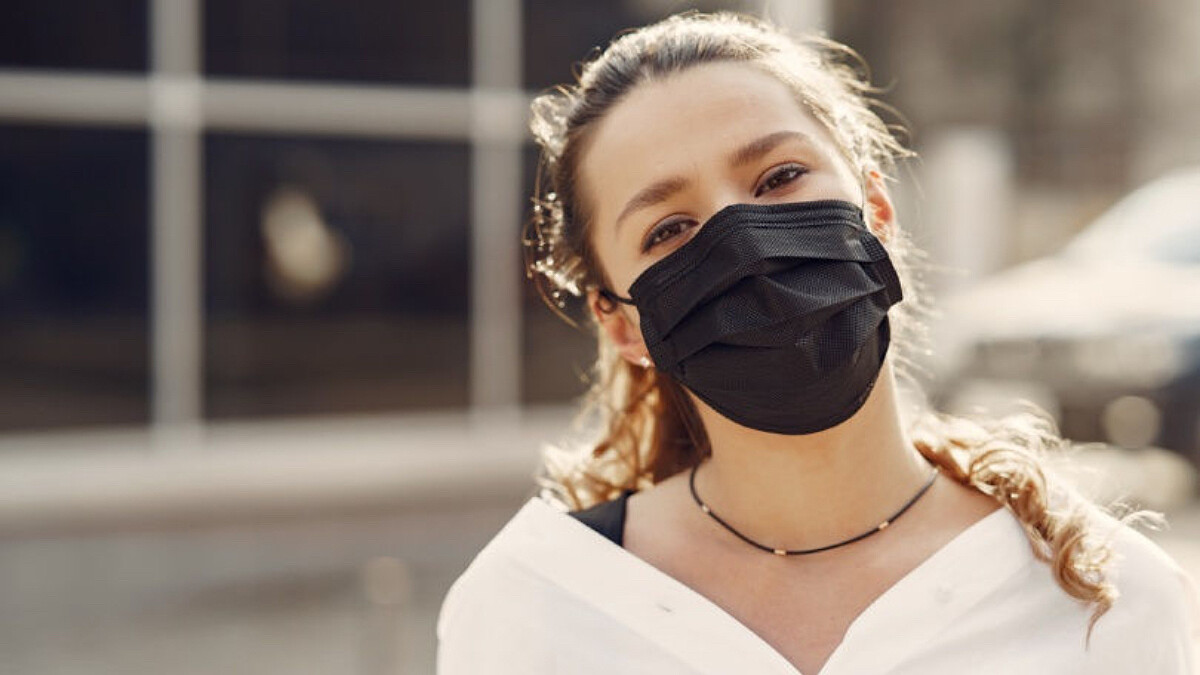你戴什麼顏色的口罩？研究顯示黑色給人最有安全感