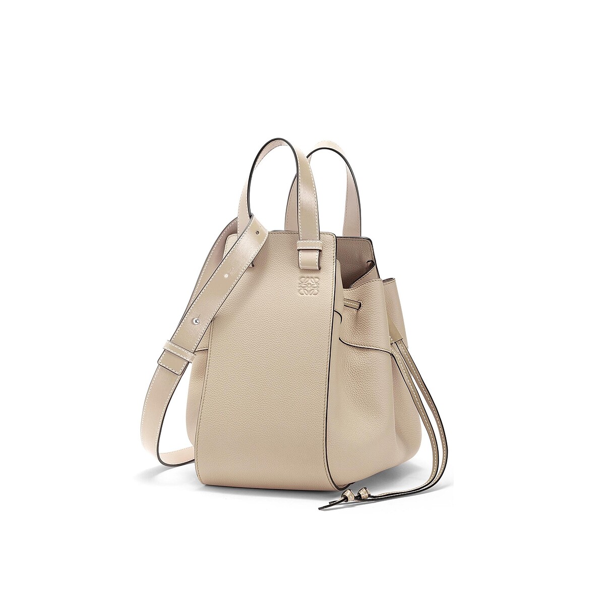 Loewe Hammock抽繩包，NT95,000