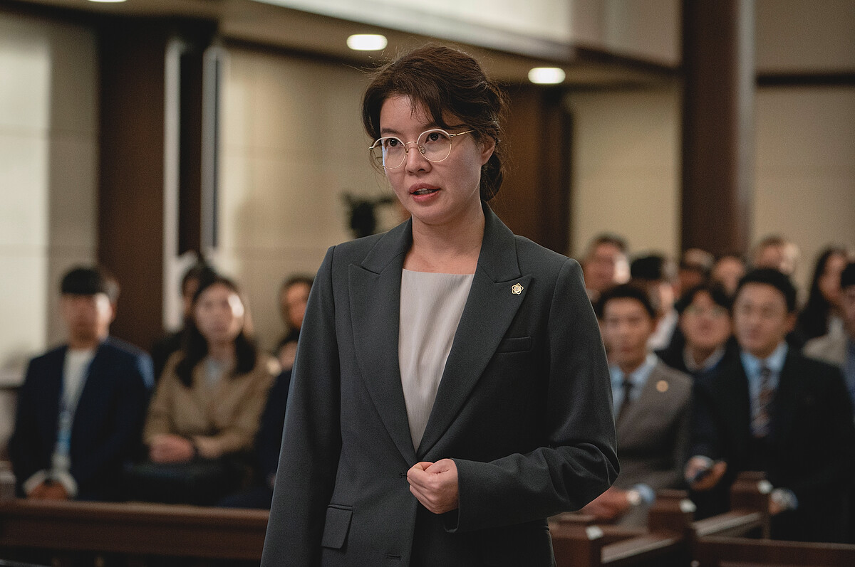 金麗珍《文森佐》飾演反派崔明熙律師