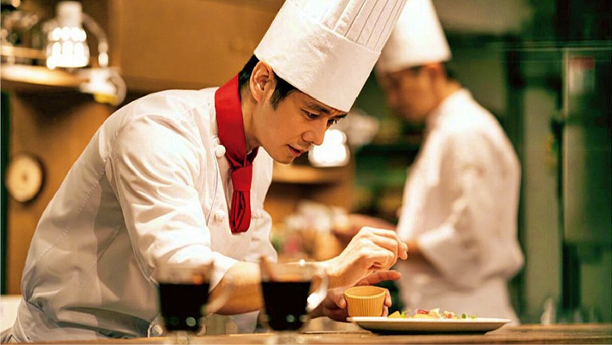 日本國民愛夫西島秀俊變身《名偵探主廚》用法菜辦案解謎X解憂X解饞