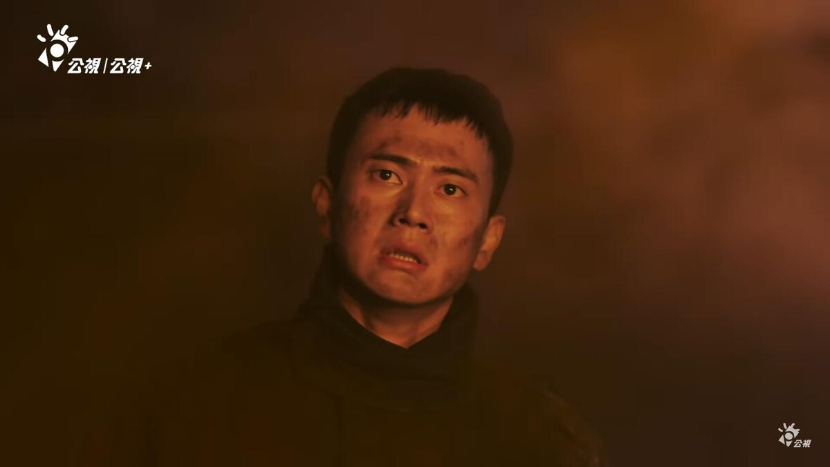 ▲劉冠廷在劇中因火場爆燃領便當。（圖 / 翻攝自公視PTS臺灣 YouTube頻道）