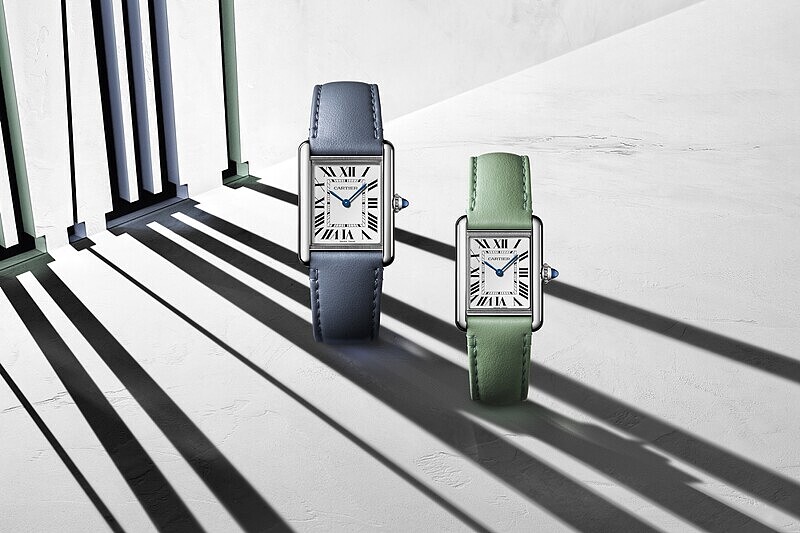 Cartier Tank Must系列手錶，光電錶盤功能，尺寸LM售價NT$ 77,000，尺寸 SM售價NT$ 73,500