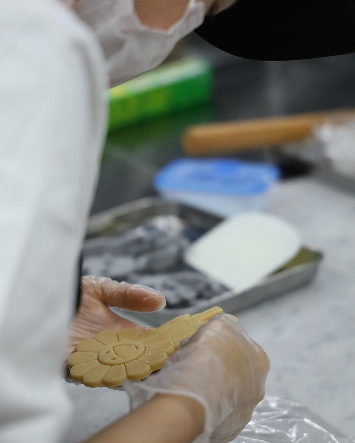 使用天然食材染色。