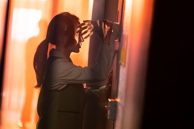 柳真飾演的吳允熙入獄贖罪