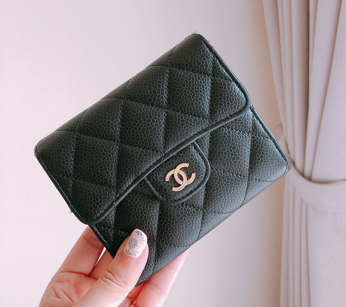 Chanel菱格紋短夾，NT28,000