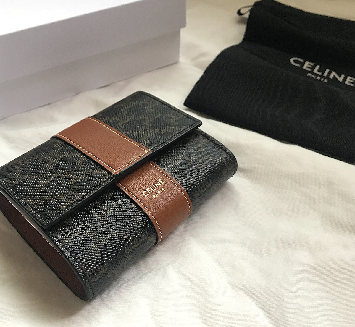 CELINE三摺小短夾，NT18,500