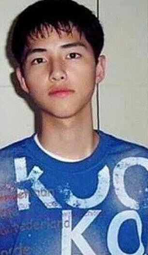 「童顏美男」宋仲基 學生時代已是萬人迷