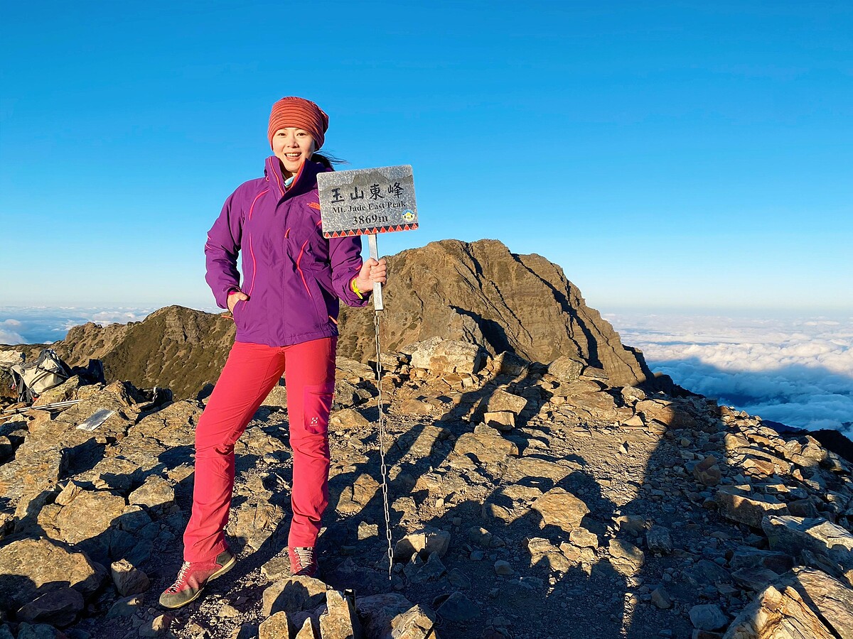 ▲她登上景色絕美的玉山東峰。（圖 / 魏華萱提供）