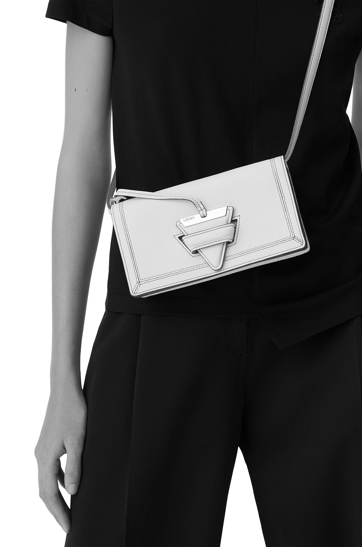 Barcelona包，約NT60,000