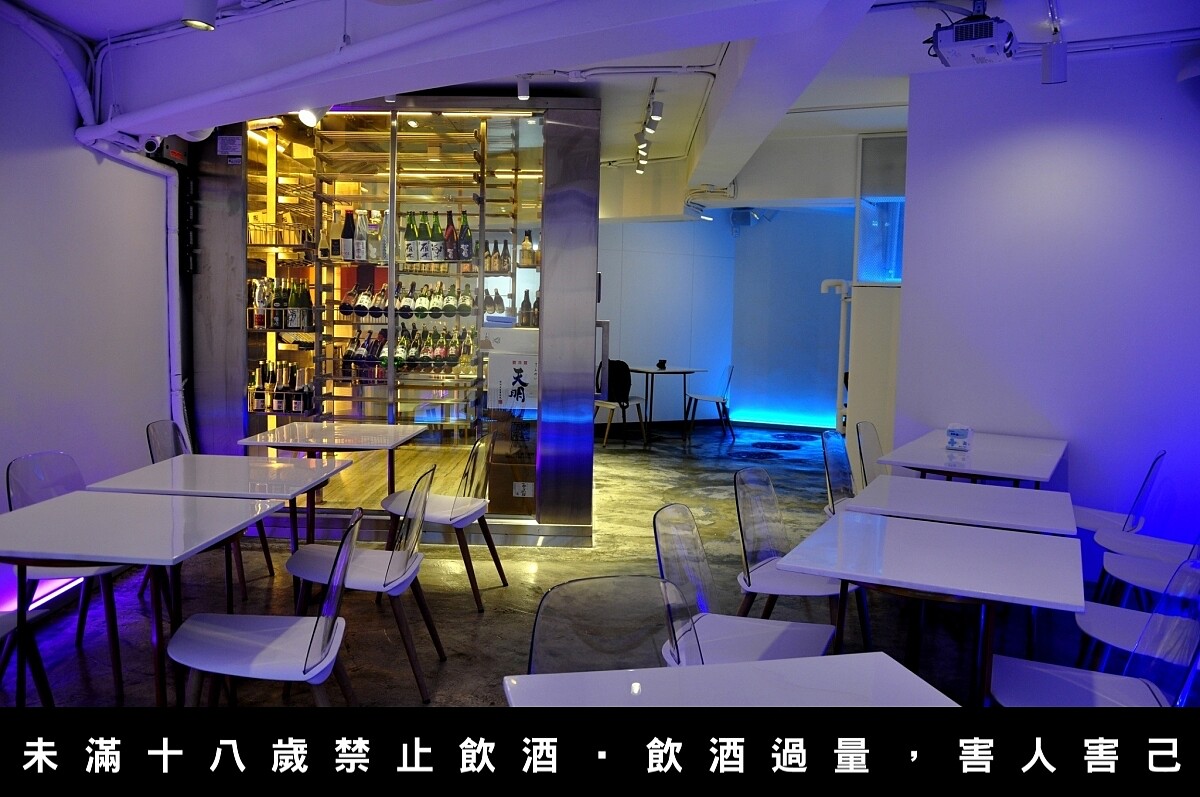 一樓為座位區與溫度管控的酒窖