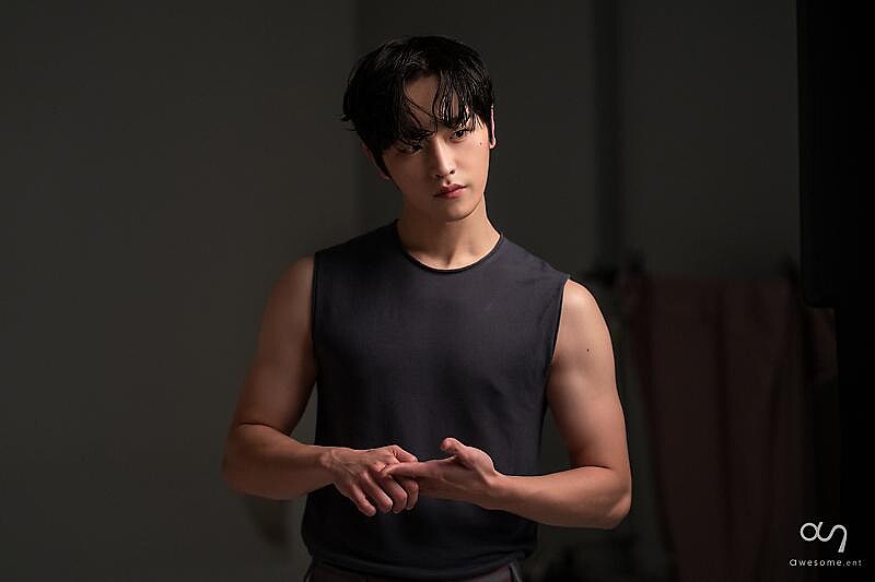 《我的室友是九尾狐》戀愛傻瓜「都載鎮」26歲 金度完