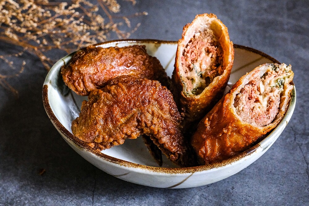 《初炸小食店》鮪魚酸豆牛肉捲、花椒辣雞翅