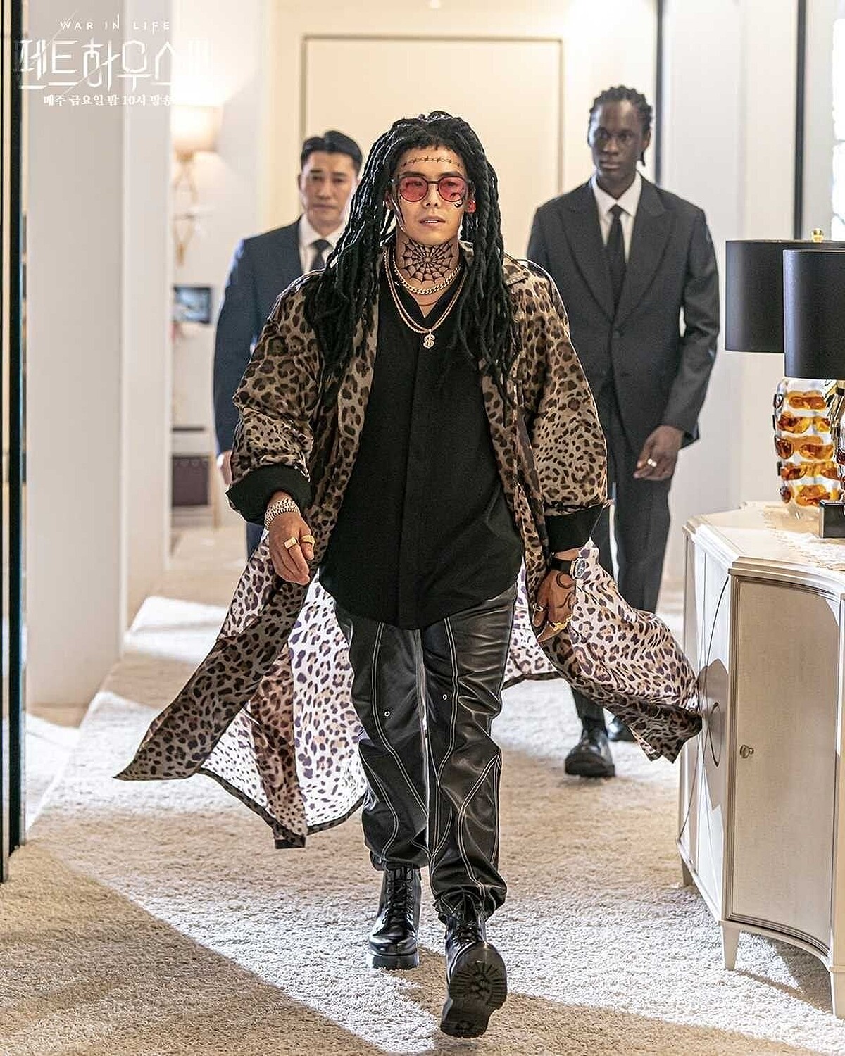 《上流戰爭3》第二集全盤瘋掉！羅根李 2度變身回歸？