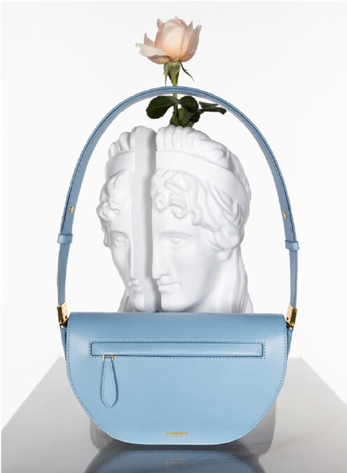 小型皮革 Olympia 包 拓帕石藍 TWD 69,000