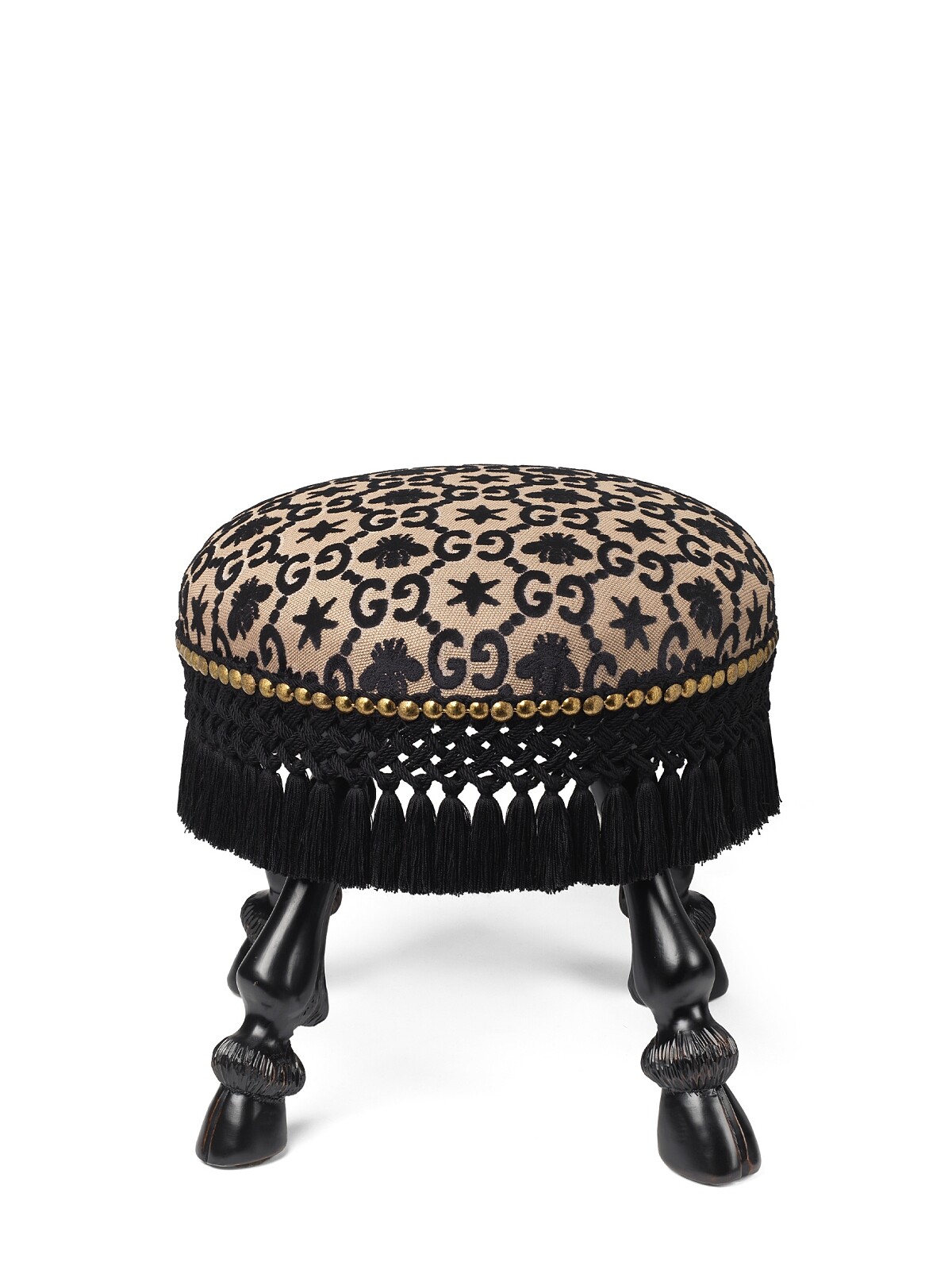 GG 緹花流蘇沙發凳，NT123,200。