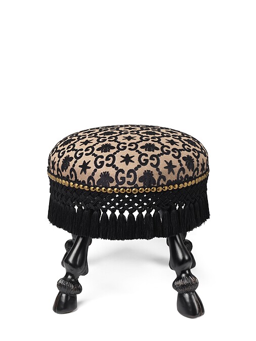 GG 緹花流蘇沙發凳，NT123,200。