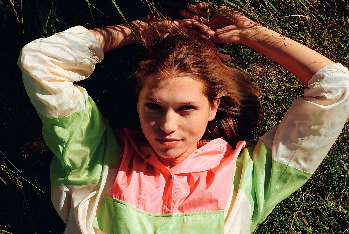  Teo 運動套頭上衣，NT93,100。