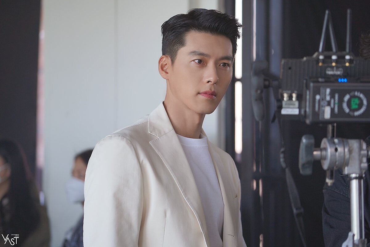 玄彬斯文白馬王子風範