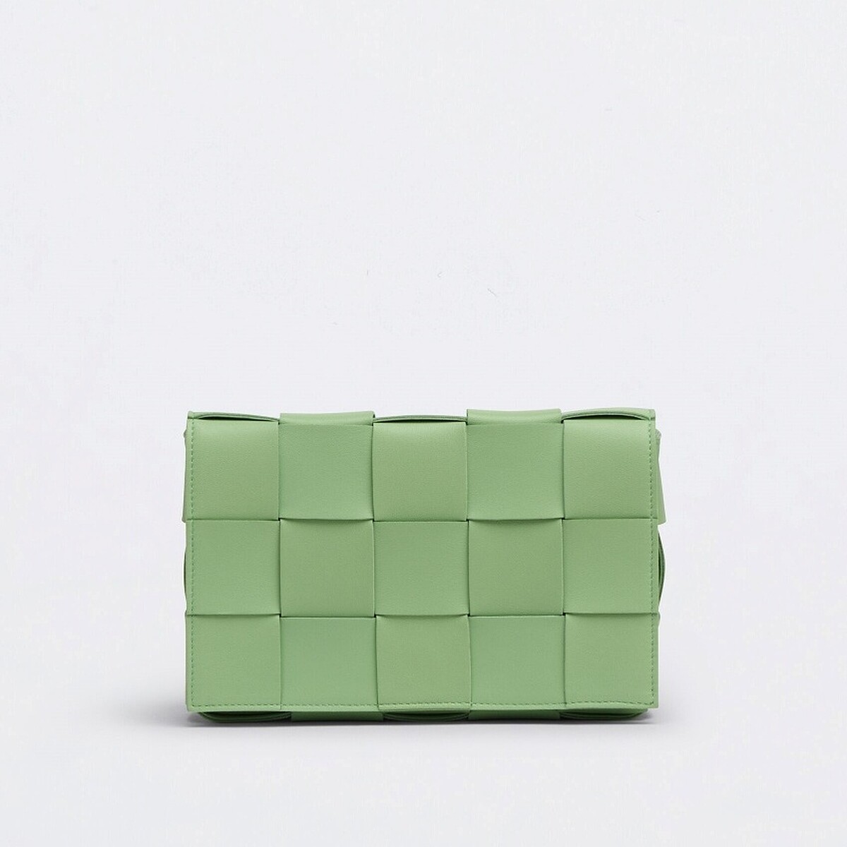 Bottega Veneta Cassette，NT66,100