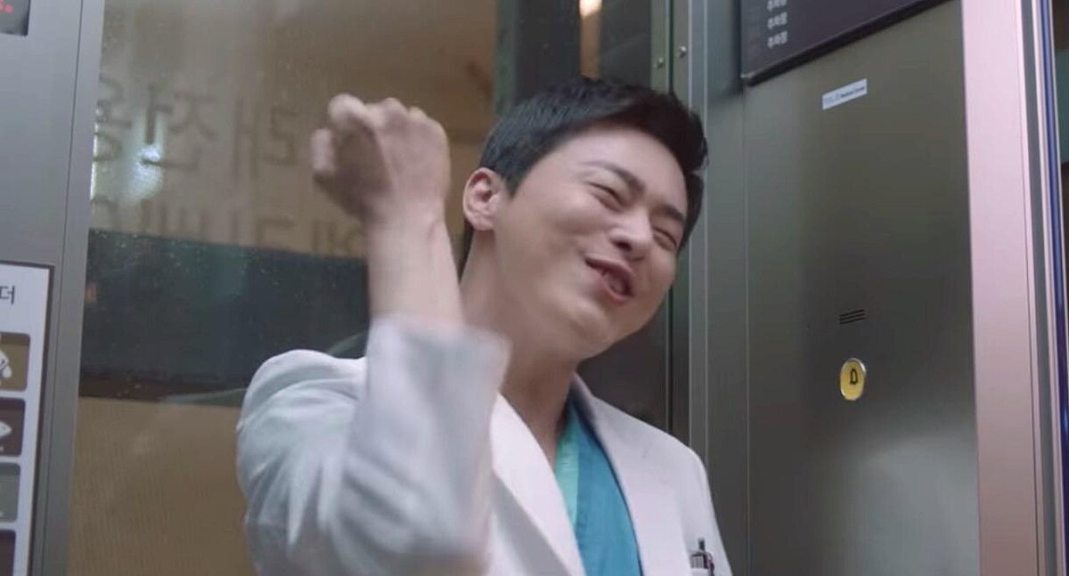 《機智醫生生活2》曹政奭「淘氣翊晙」根本「人間表情包」