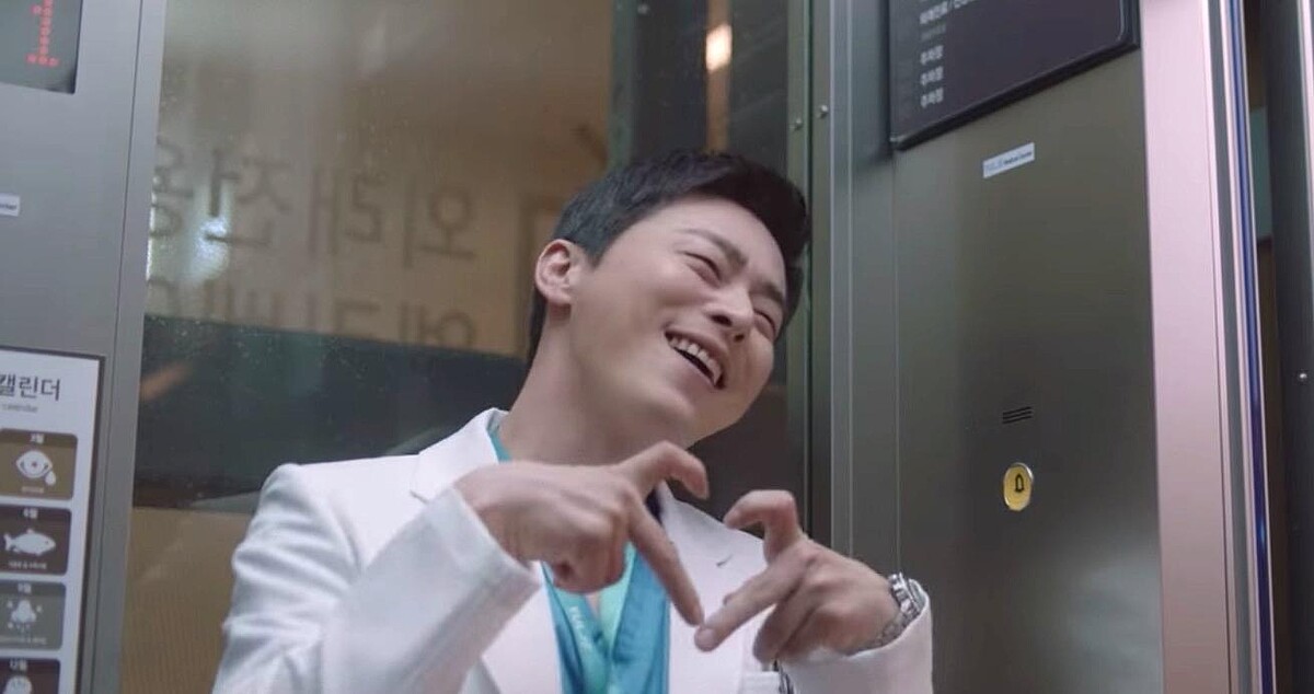 《機智醫生生活2》曹政奭「淘氣翊晙」根本「人間表情包」