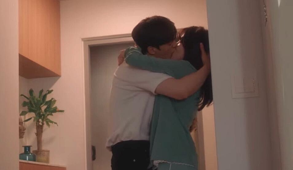 無法抗拒的他》 光速上本壘？1分鐘限制級「動作戲」超火熱！