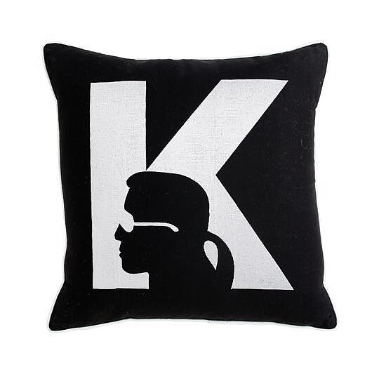 經典剪影裝飾抱枕，NT2,980