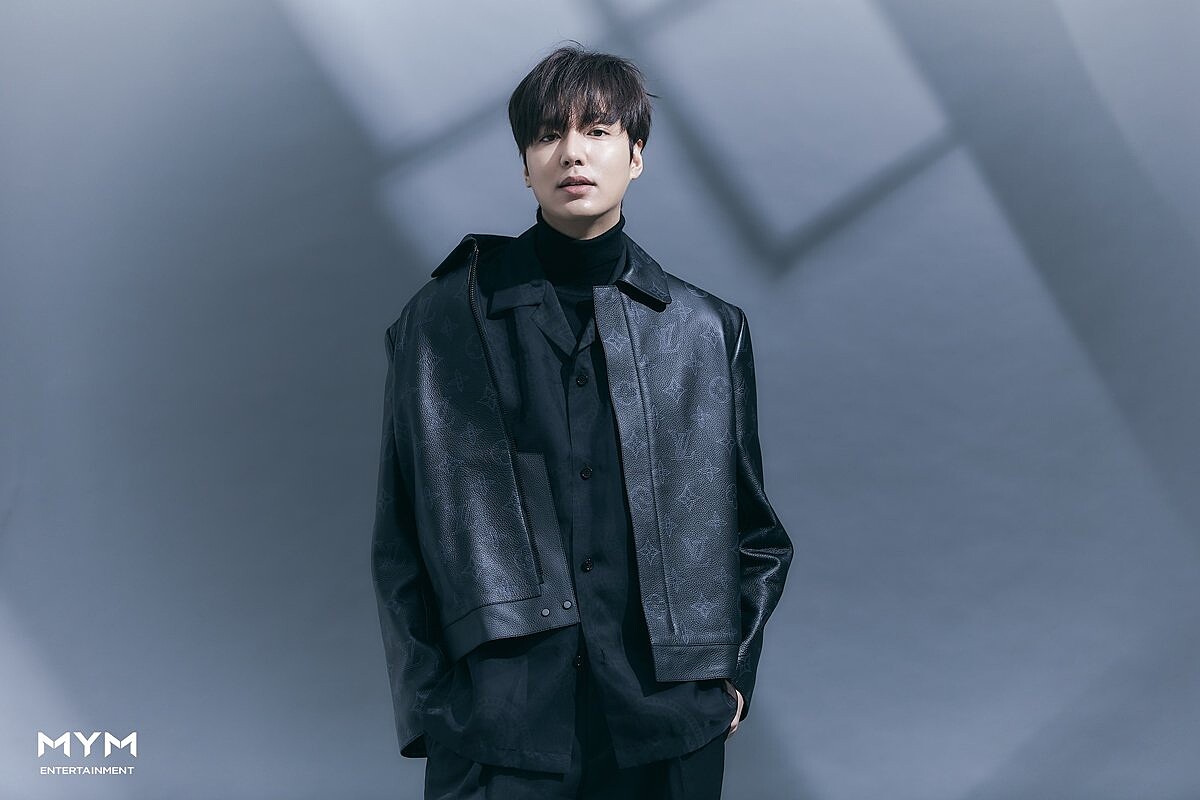 李敏鎬 帥照多連發！堪比雕像神級顏值